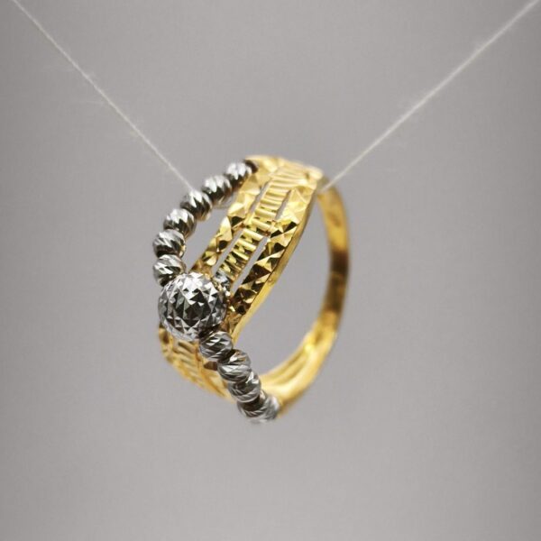Bead Wave Textured Band