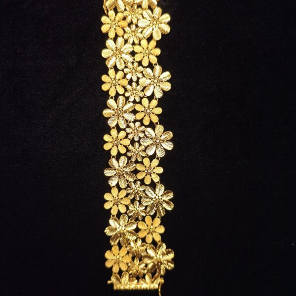 Broad Daisy Cluster Bracelet