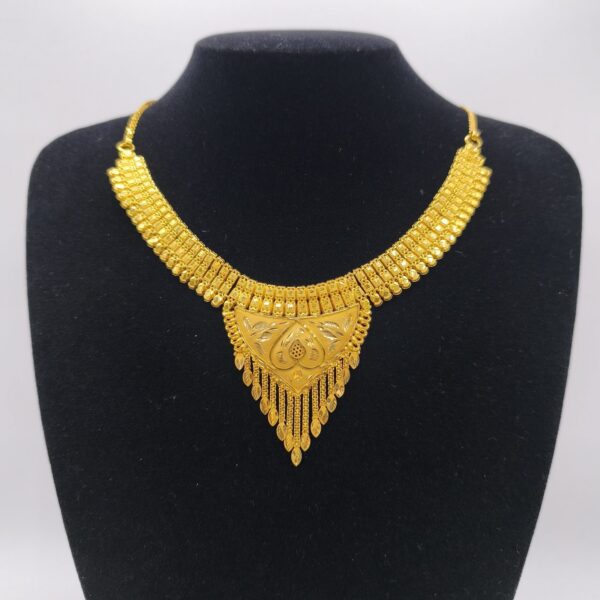 Fringe Bib