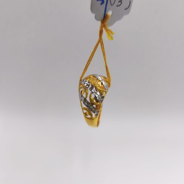 Oval Two Tone Filigree Ring